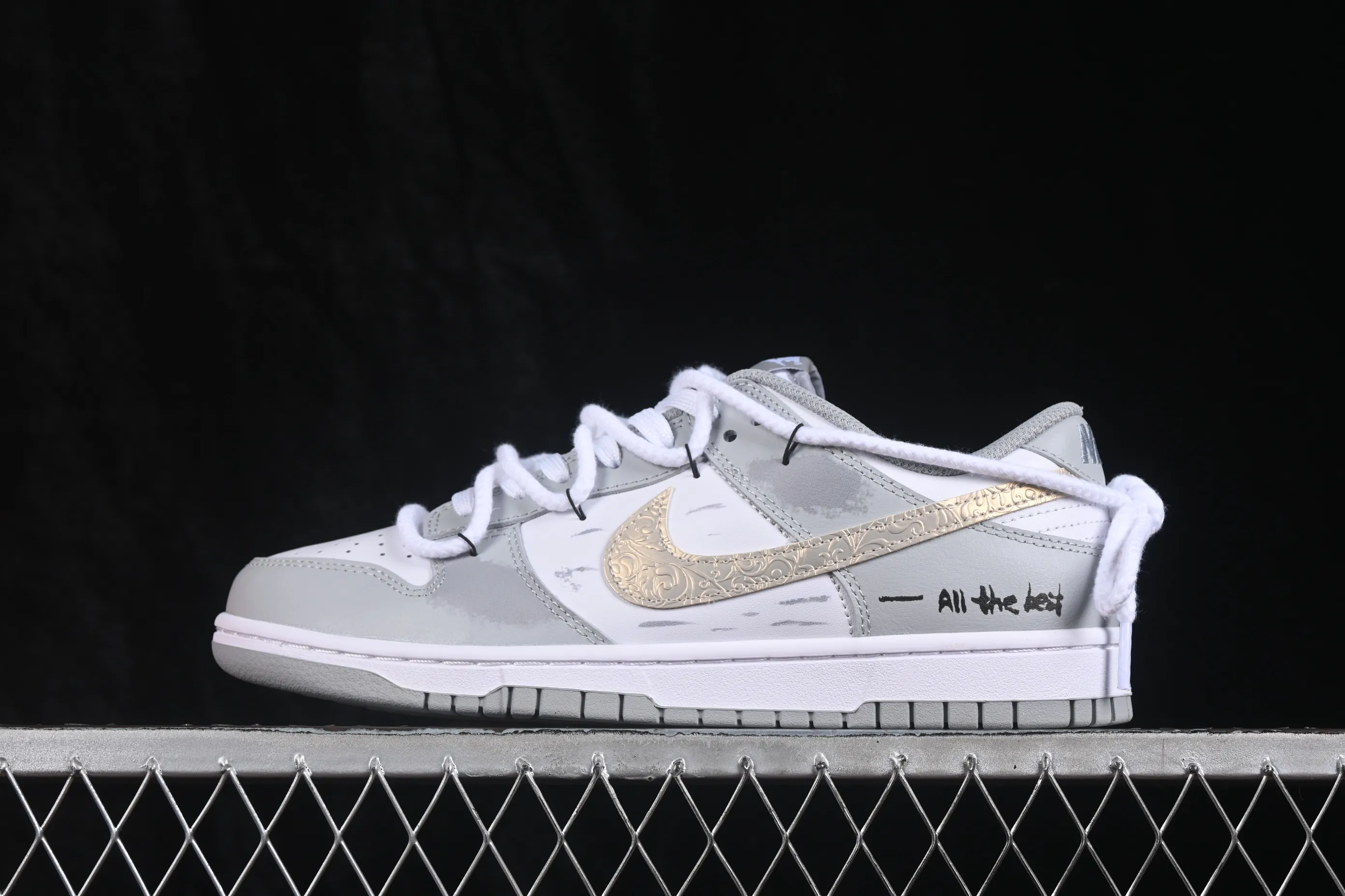 All categories Nk SB Dunk Series Nk SB Dunk Low High-end customized low-top sneakers Nike SB Dunk Low straps Anniversary high-end customized low-top casual sneakers HF5441-105